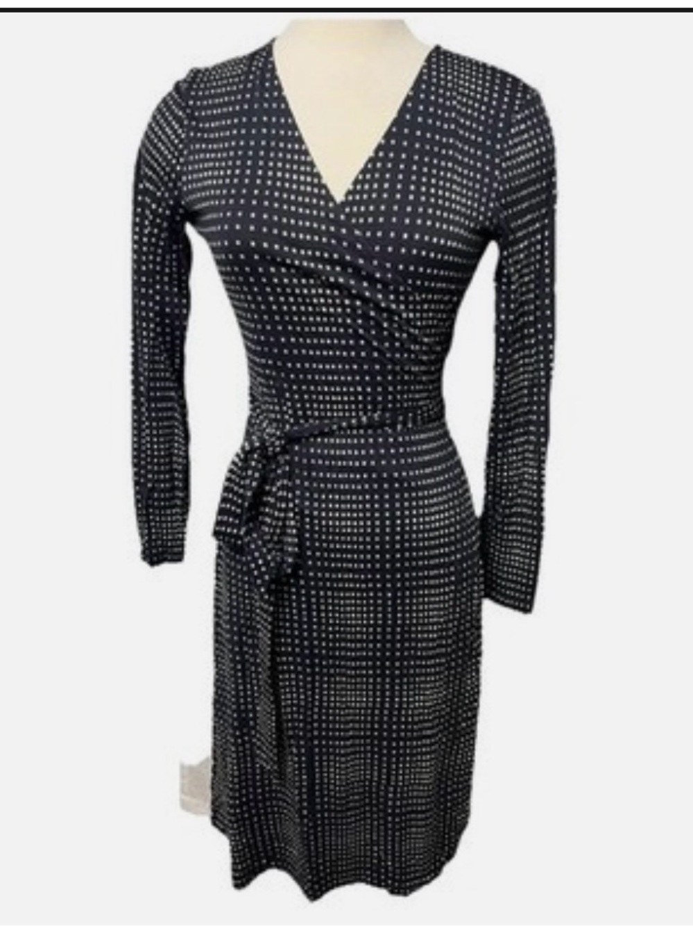 Banana Republic Black Wrap Dress | Classic V-Neck Midi Medium